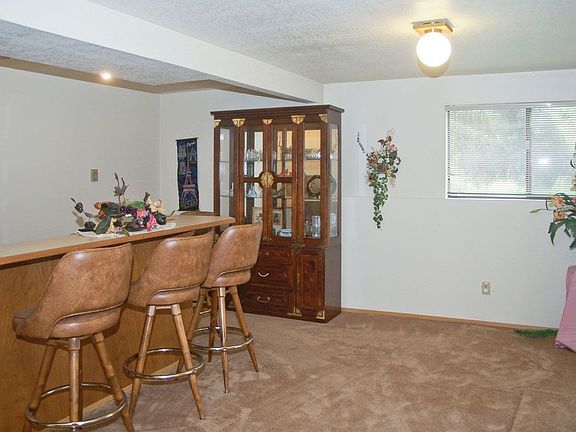 Family Room / Scene view 2