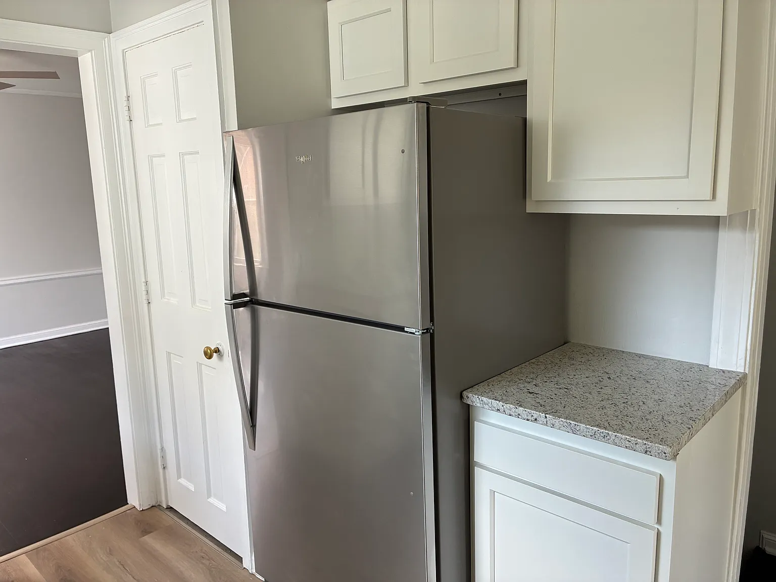 3950 Riverside Dr — Photo 3