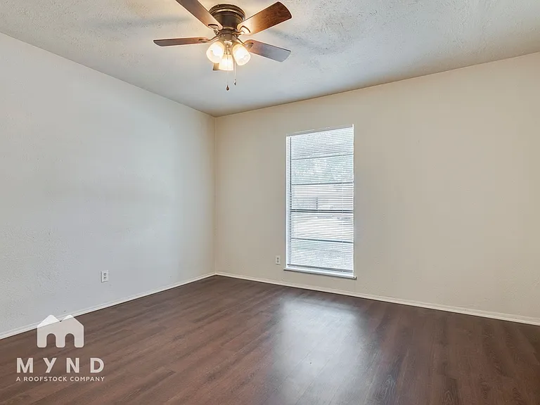 3237 Chalmette Ct — Photo 8