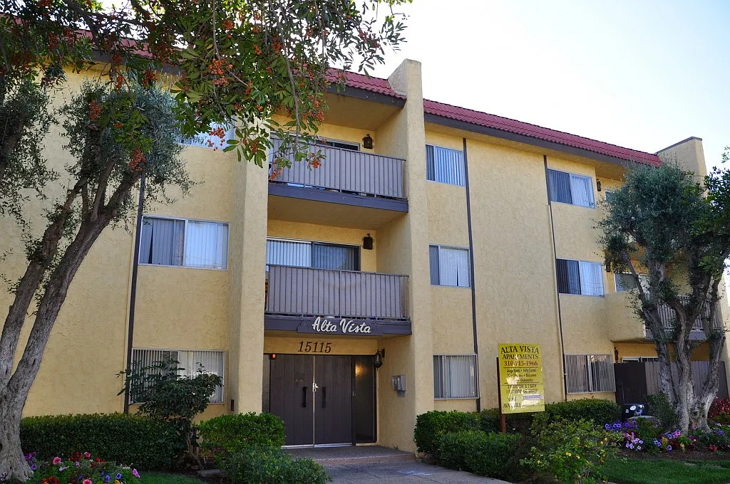 Alta Vista — Photo 1