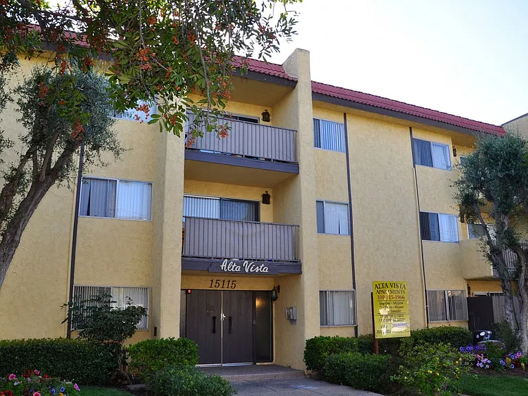 Alta Vista — Photo 1