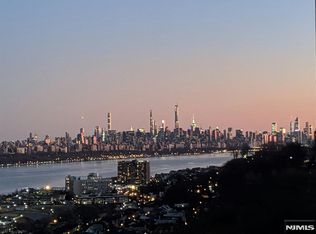 3 Horizon Rd APT 1002, Fort Lee, NJ 07024