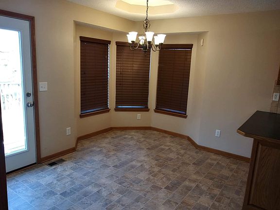 4th image of 1910 N Ashley Dr