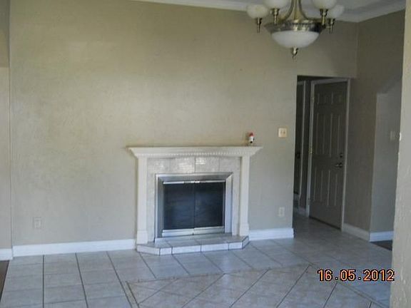 2nd image of 2442 Miller St