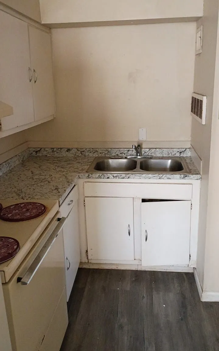 1 bed, 1.0 bath, $800 — Photo 3