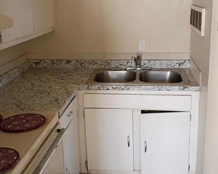 1 bed, 1.0 bath, $700 — Photo 4