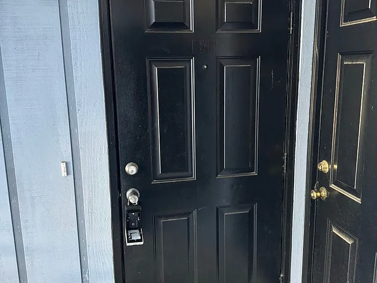 110 Chalet North Ct — Photo 2