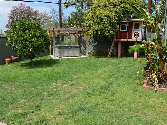 2nd image of 2667 Encanto Ave