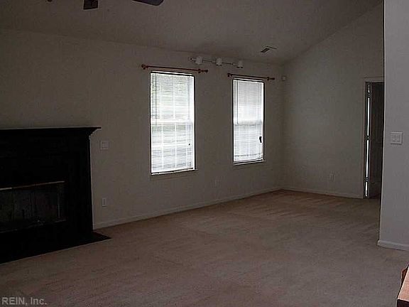 2nd image of 210 Quarter Trl APT C