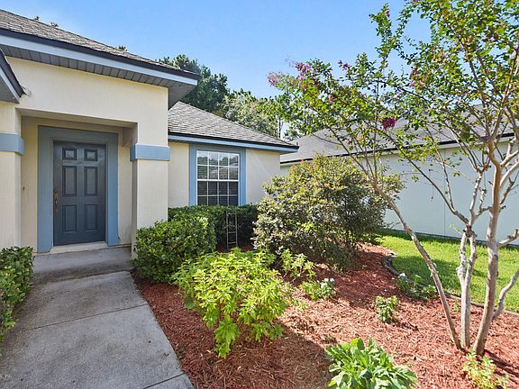 4th image of 13824 Goodson Pl