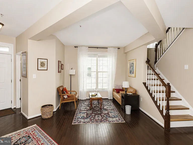 9203 Rice Ave — Photo 6