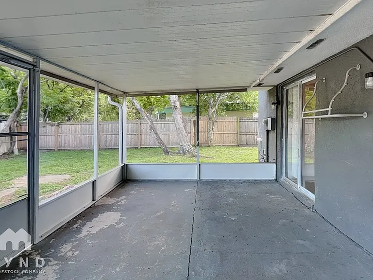 209 Banyan Ct — Photo 19
