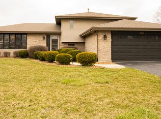 16224 Alexandria Dr, Tinley Park, IL 60477