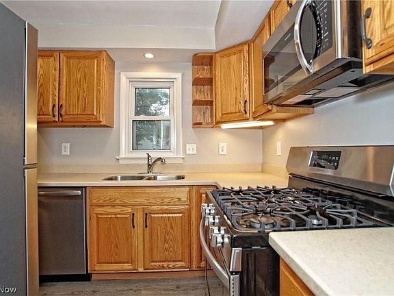 5th image of 29416 Fairway Blvd
