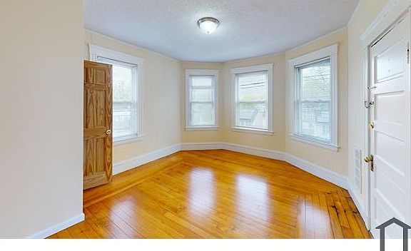 5th image of 41 Hovenden Ave #3