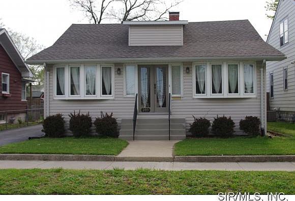 1st image of 209 Whitelaw Ave