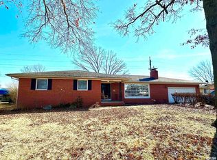 623 Nancy Dr, Centralia, IL 62801
