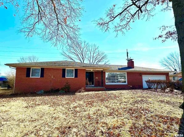 623 Nancy Dr, Centralia, IL 62801