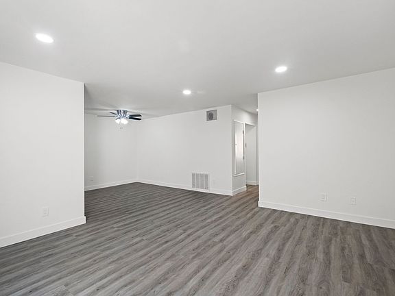 5th image of 1010-1012 E Acacia Ave #105