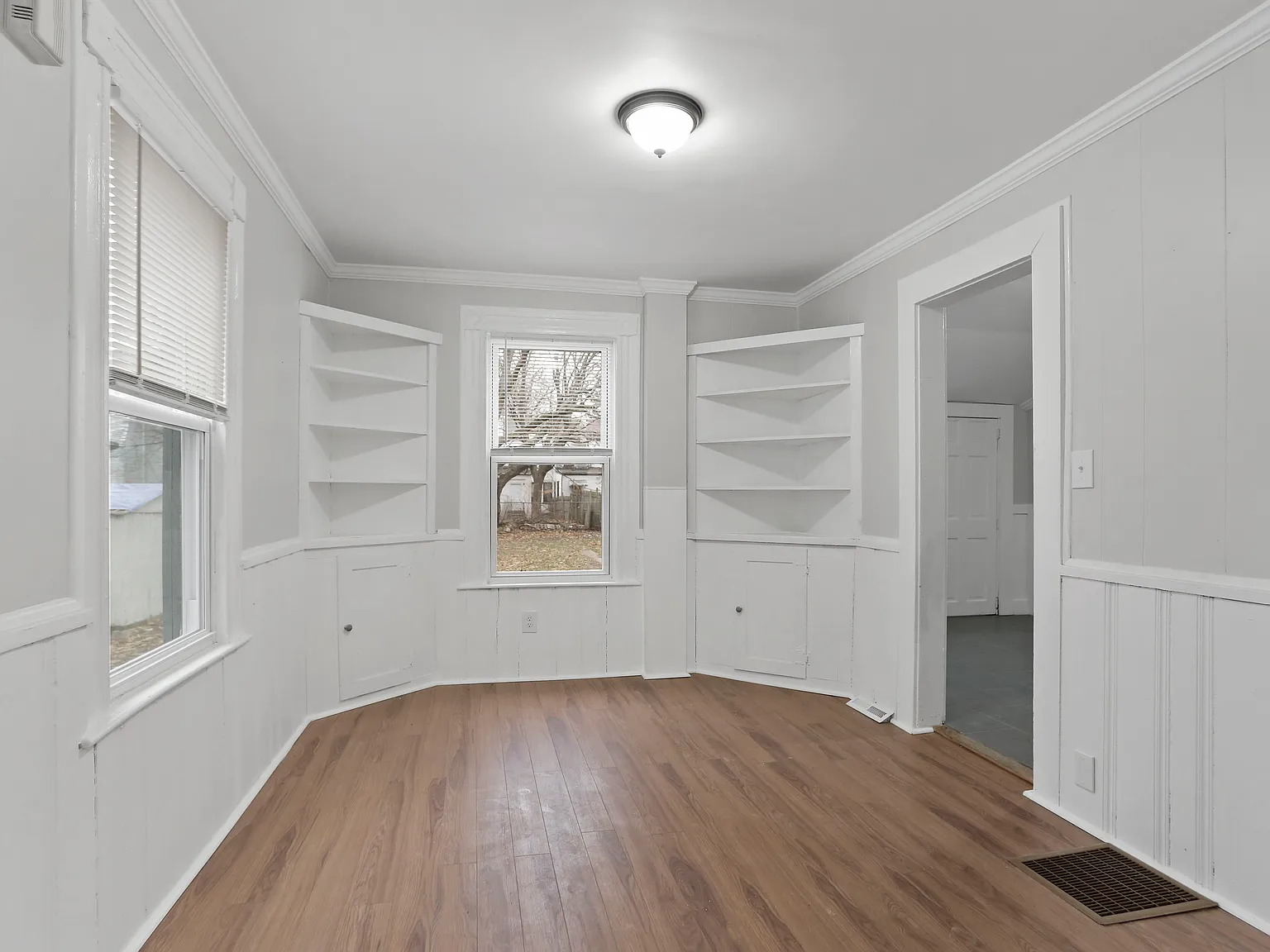 5 bed, 1600 sqft, $2,650 — Photo 4