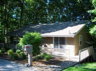 1126 Cherokee Rd, Byrdstown, TN 38549