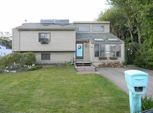 5 Judith Ave, Narragansett, RI 02882
