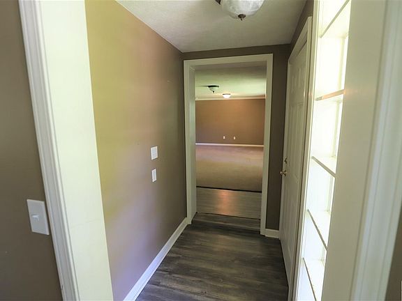 3rd image of 4030 Minnich Ave