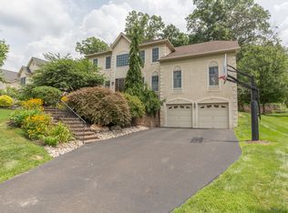 3741 Powder Horn Dr, Furlong, PA 18925