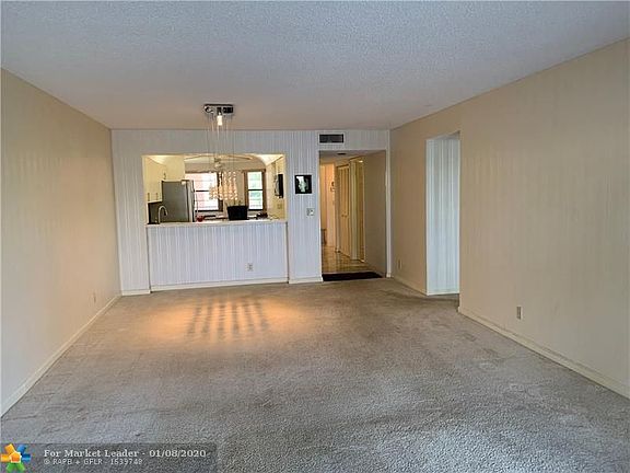 3rd image of 7538 Fairfax Dr #206