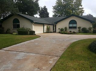 2327 Olympia Dr, West Columbia, TX 77486