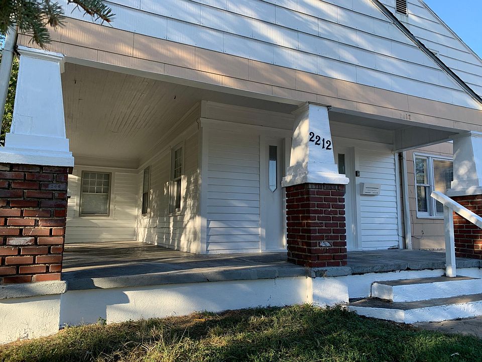 1st image of 2212 Park Dr #B