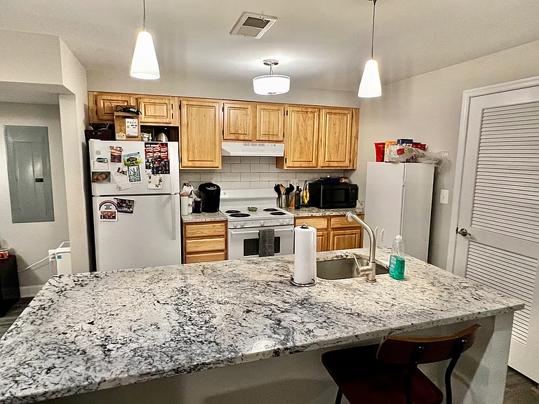 2722 13th St NW #B — Photo 7