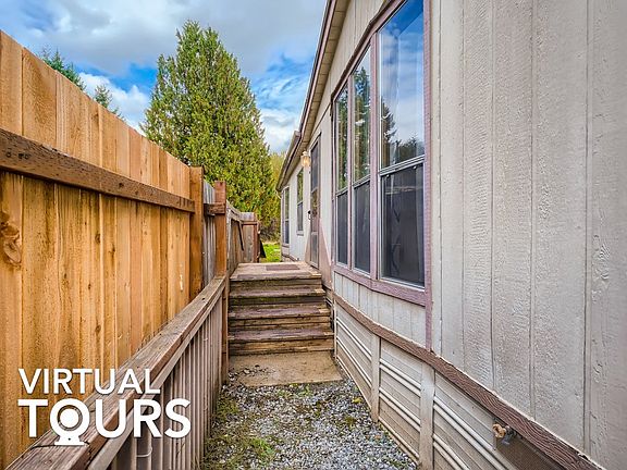 3rd image of 11126 Winlock Ct SE