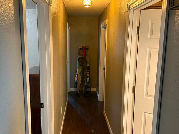 4th image of 408 Pool Dr