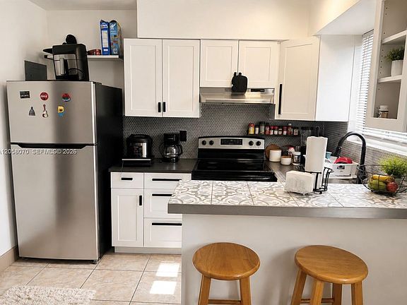 2nd image of 615 NE 7th St APT 7