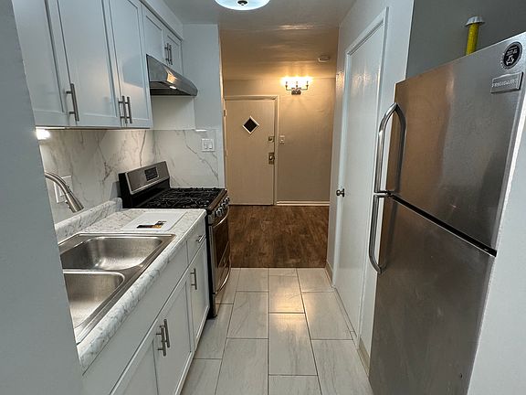 3rd image of 6624 S Hartwell Ave