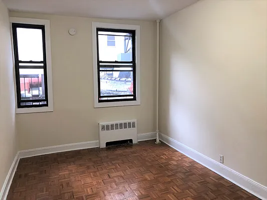 Rented by Karten Real Estate Services LLC | media 10