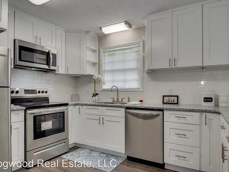 3590 Westhampton Dr — Photo 11