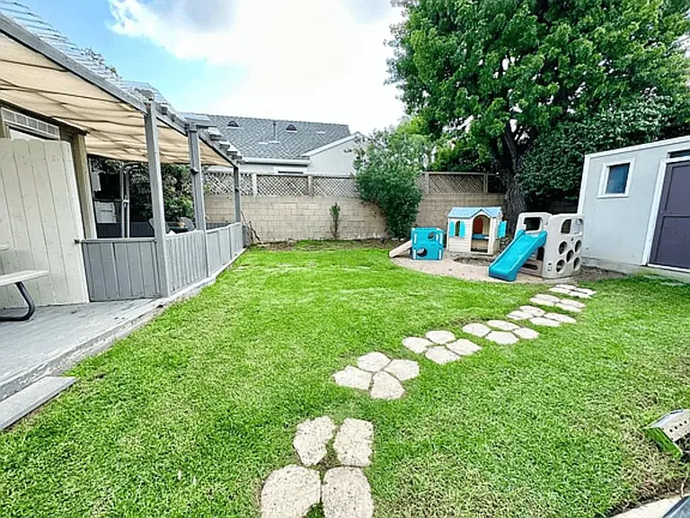 S Helberta Ave — Photo 13