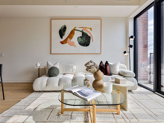 4th image of 761 Queen St E #205