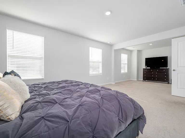 447 Augustine Dr — Photo 16