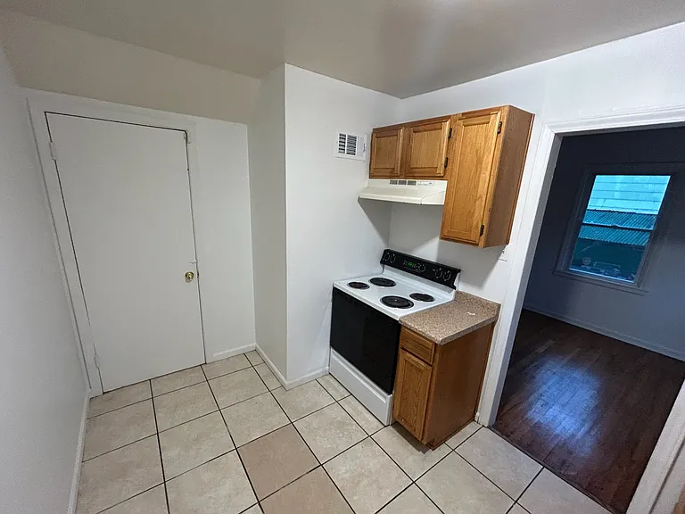 5839 Bellefontaine Ave — Photo 5