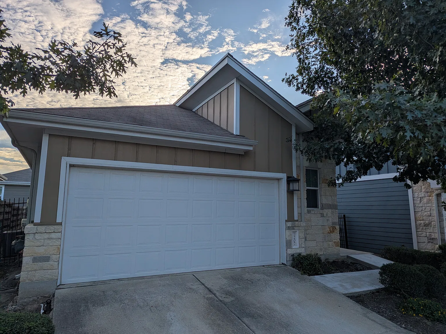 3 bed, 1285 sqft, $2,500 — Photo 1