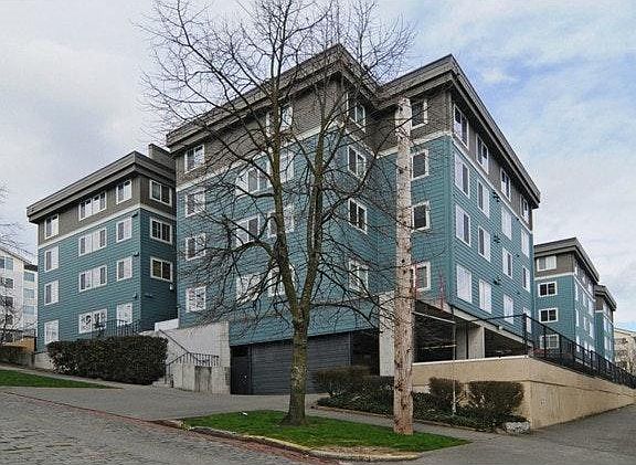 4th image of 300 10th Ave #A1
