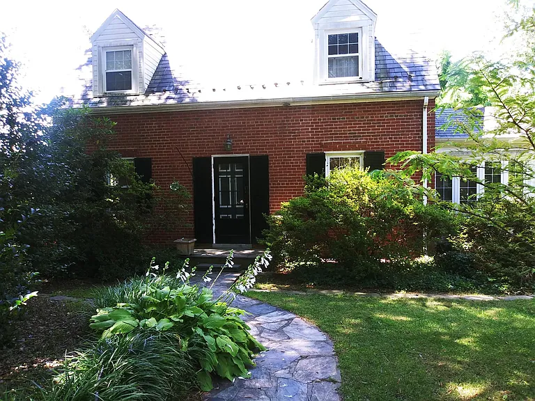 5750 Macarthur Blvd NW — Photo 20