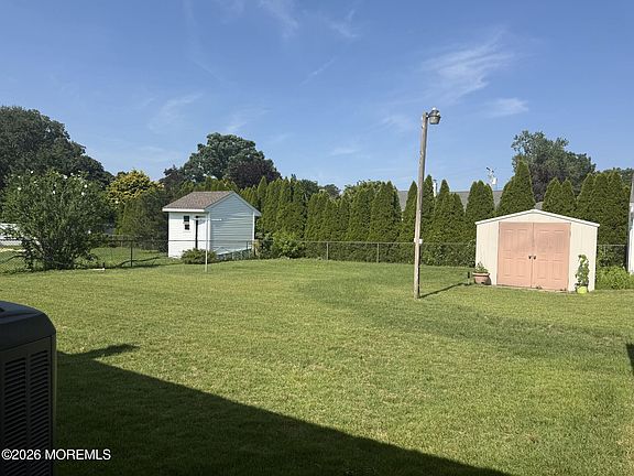 5th image of 319 Savannah Road