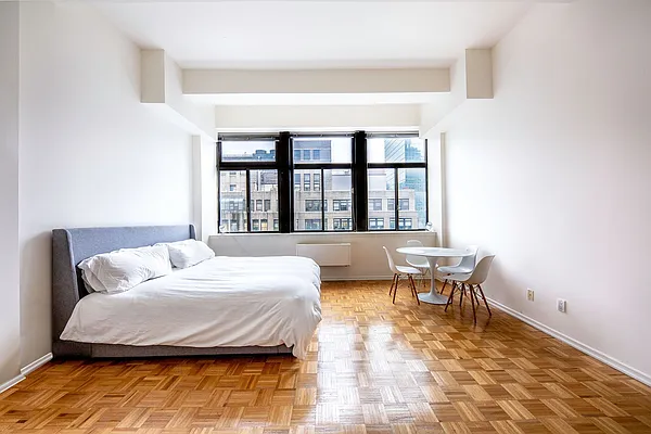 Sold by JSG Realty Corp | media 25