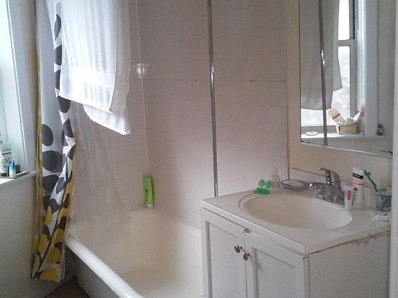 4th image of 1555 W Fargo Ave #3Q