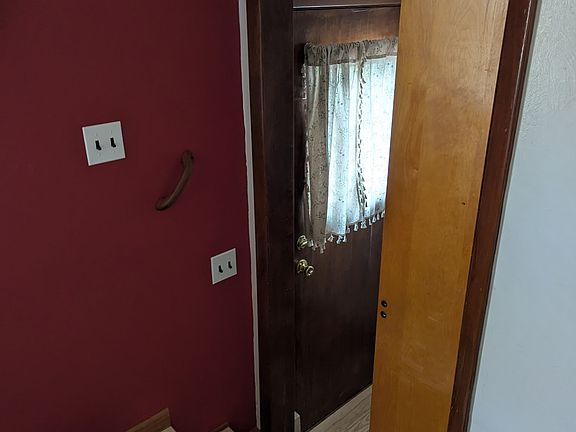 2nd image of 416 Hartung St