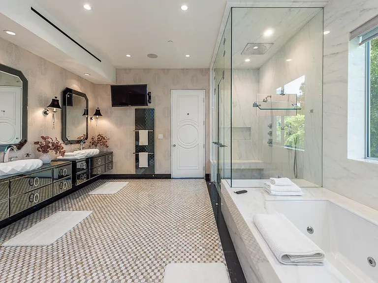 1111 Sierra Alta Way — Photo 23
